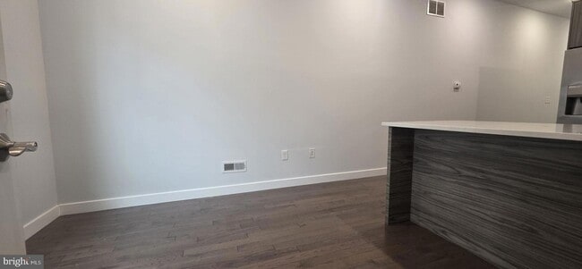 Building Photo - 2208 N 7th St