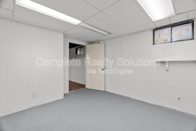 Building Photo - 7219 Harney Ave
