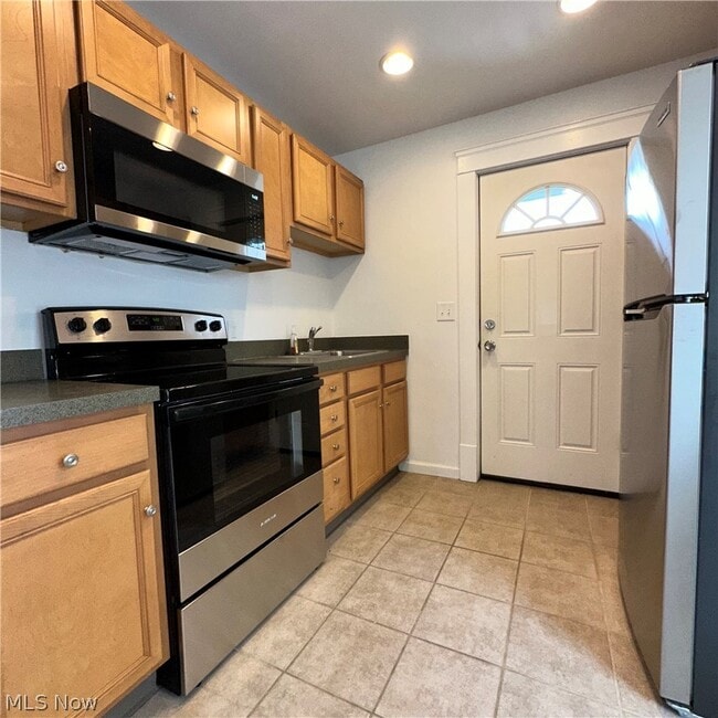 Building Photo - 1275 Clifton Prado