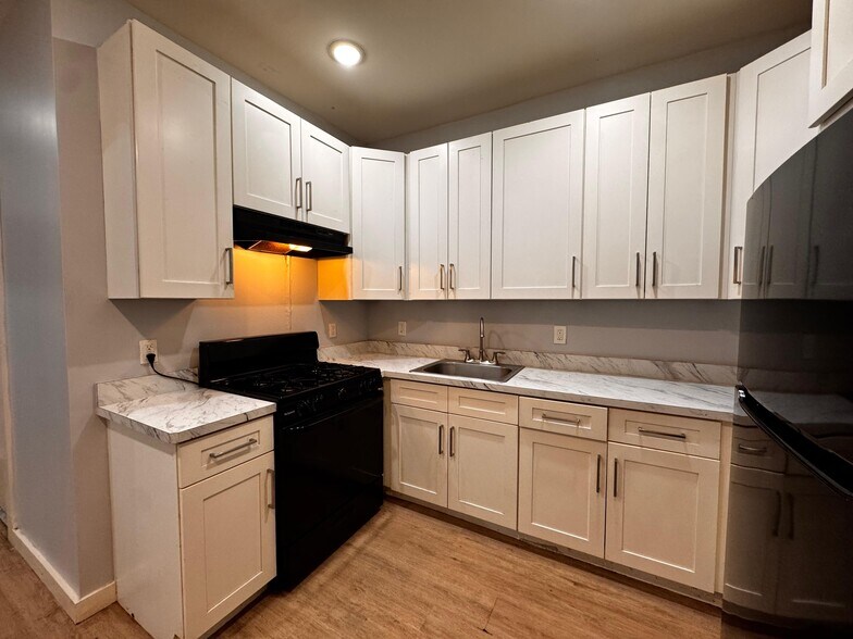 Building Photo - 174 Van Nostrand Ave