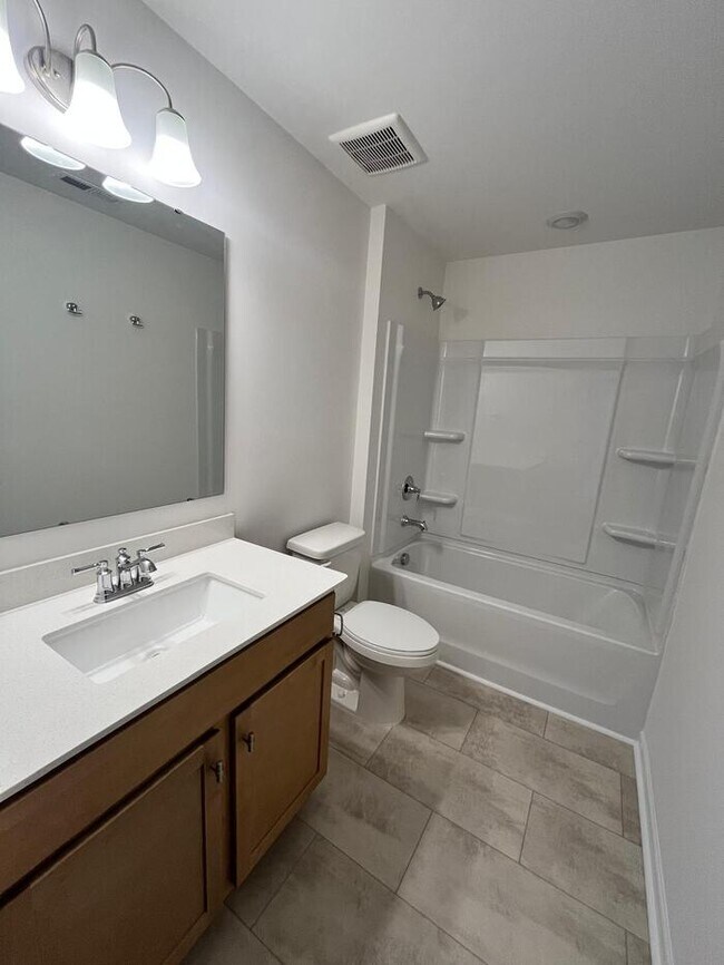 Building Photo - 2690 Yeager Dr NW