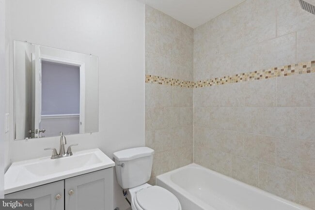 Building Photo - 1931 N Uber St