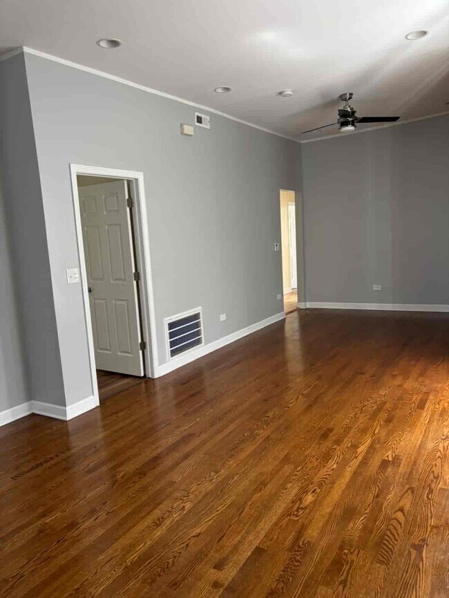 Building Photo - 803 S Karlov Ave