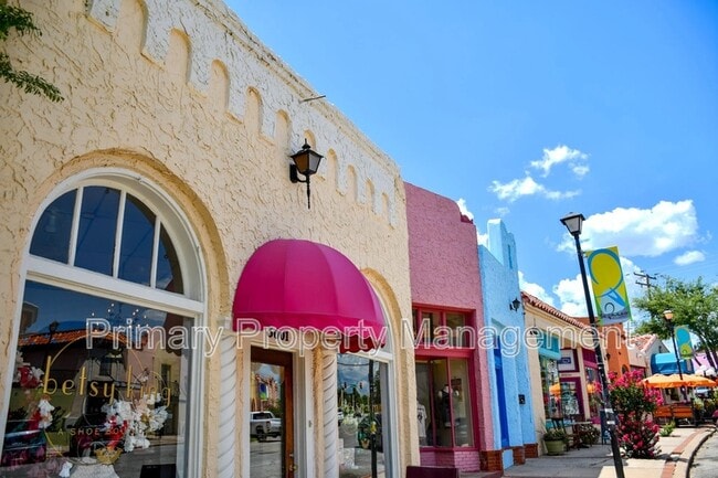 Building Photo - 620 NW 27th St