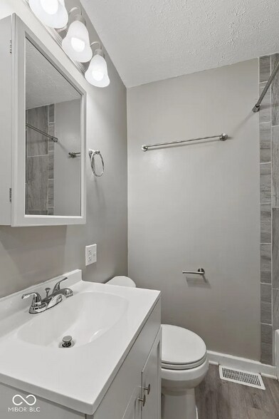 Building Photo - 734 Parkway Ave