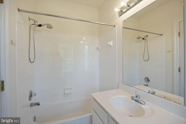 Building Photo - 8629 Terrace Garden Way