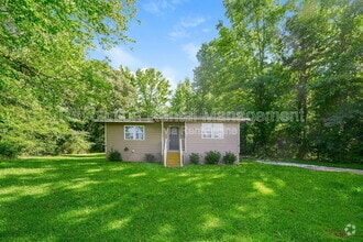 Building Photo - 918 Poplar Rd