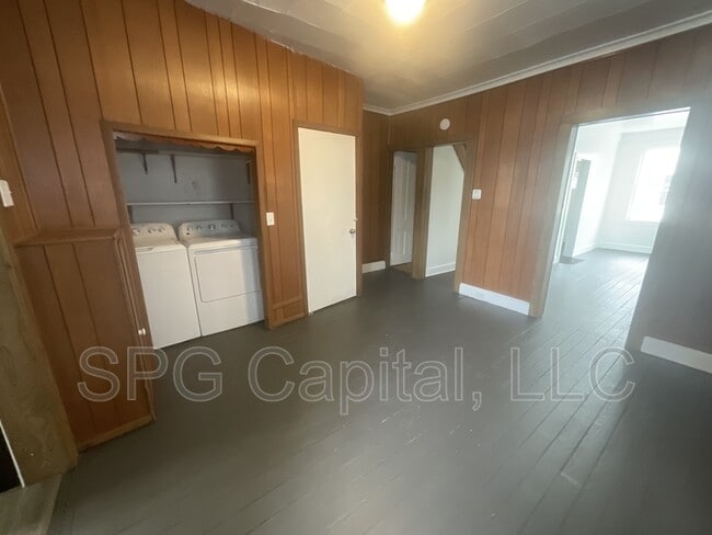 Building Photo - 139 Cedar St