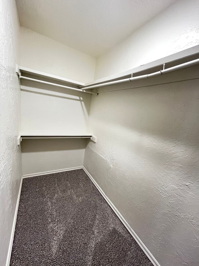 Building Photo - 2618 NW 26th St