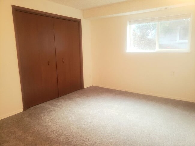 Building Photo - Wonderful Two-Level Beaverton Home with Backyard and Greenspace