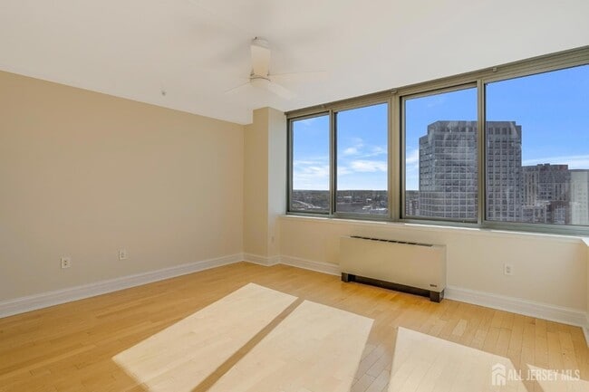 Building Photo - 1 Spring St