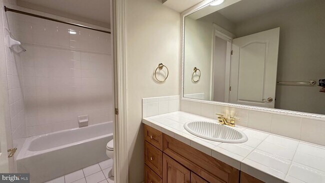 Building Photo - 1354 Lewinsville Mews Ct