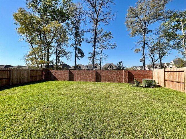 Building Photo - 1815 Waters Branch Dr