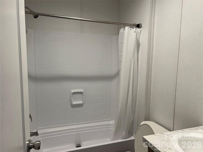 Building Photo - 128 Gatewood Dr