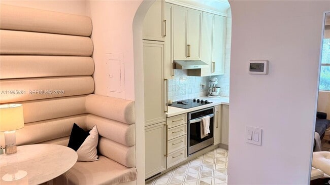 Building Photo - 736 13th St