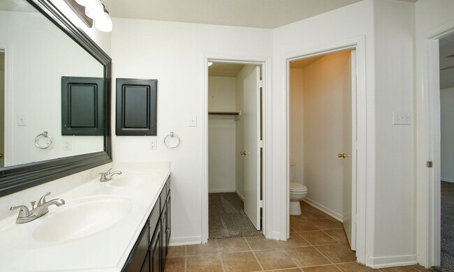 Building Photo - For Lease | 4 Bed, 2.5 Bath |2,314 Sq Ft |...