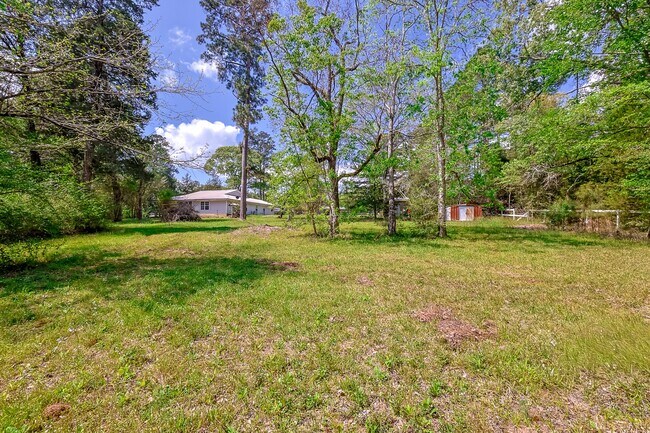 Building Photo - 8 Vick Rd