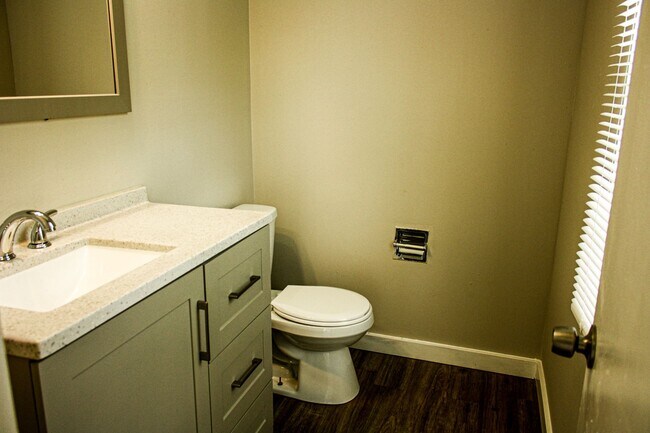 Building Photo - 3 bed 2.5 bath in East Brainerd