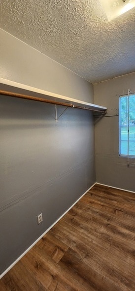 Building Photo - 3749 Lazy River Dr