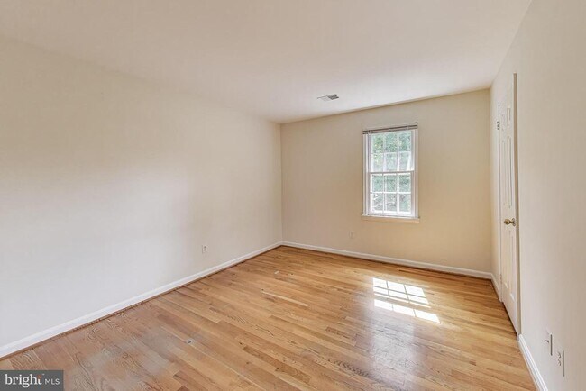 Building Photo - 10323 Snowpine Way