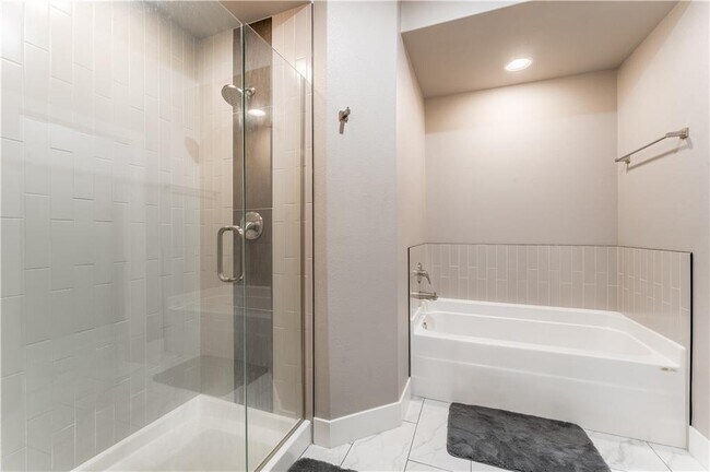 Building Photo - 1805 Woodhause Cir