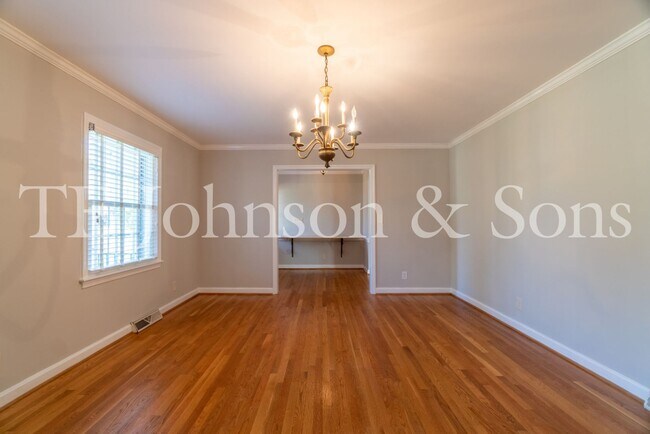 Building Photo - Spacious 5 Bedroom Home in the Heart of Sherwood Forest