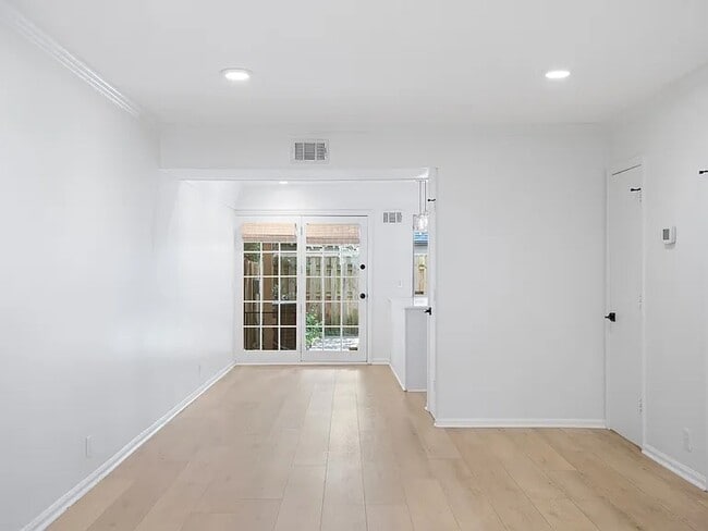 Building Photo - 5025 Hillsboro Pike