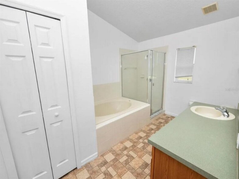 Building Photo - 228 Grantham Dr