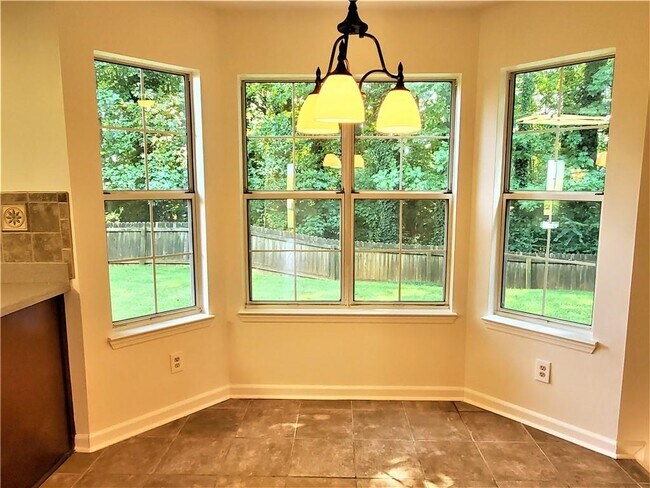 Building Photo - 190 Radner Run