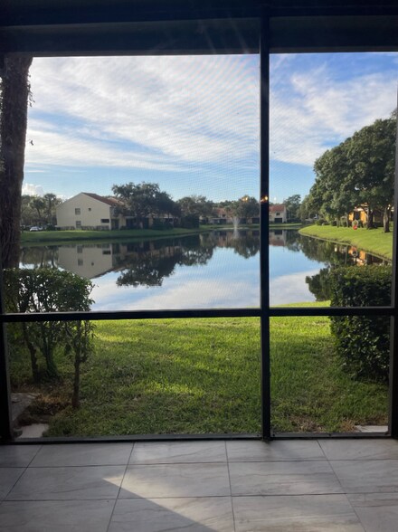 Primary Photo - 3702 Coral Tree Cir