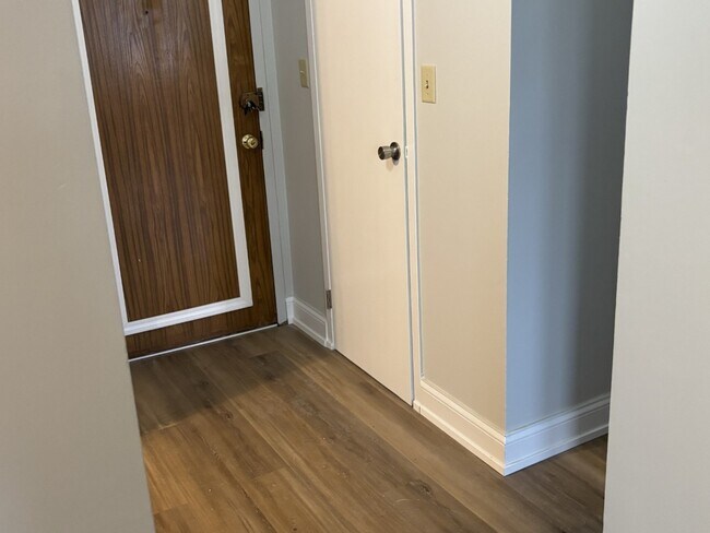 Building Photo - 9074 W Terrace Dr