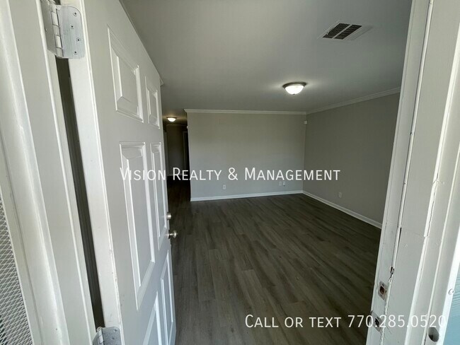 Building Photo - 1040 Thomasville Estates Dr SE