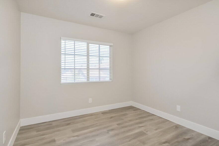 Building Photo - 9854 Silver Chaps Ct