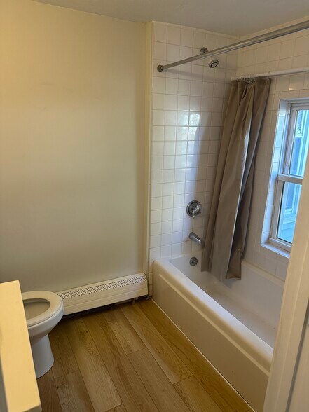 Building Photo - 31 Lyman St