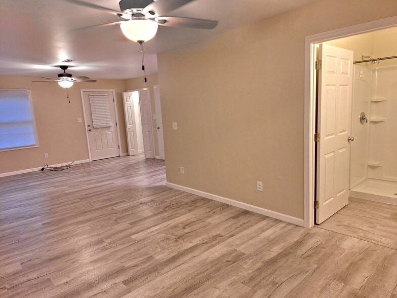 Living/Dining Rm - 547 Ronceverte Ave