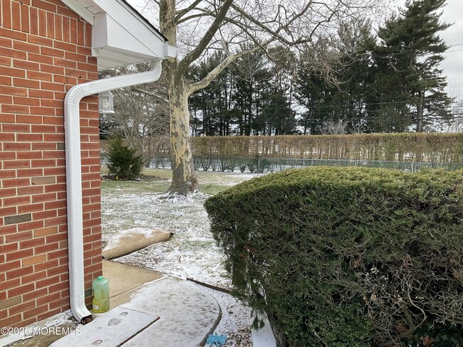 Building Photo - 37 Dogwood Dr