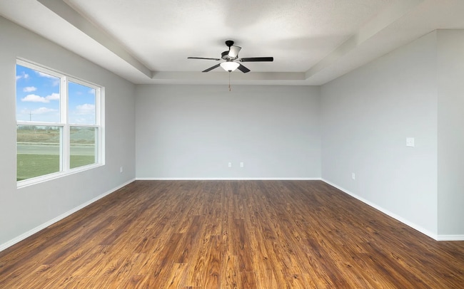 Building Photo - Beautiful 3 Bedroom Home with a fully fenc...
