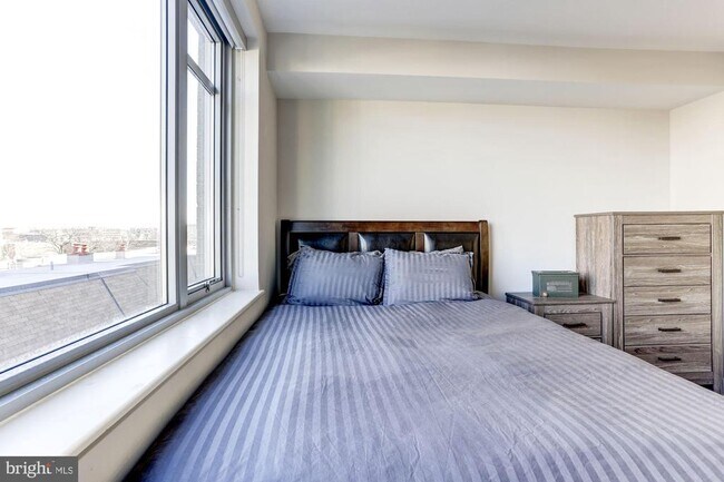 Building Photo - 1311 13th St NW