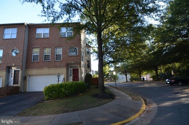 Building Photo - 2946 Saxon Flowers Dr
