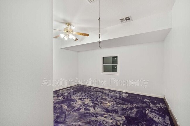 Building Photo - 105 Cattail Cove