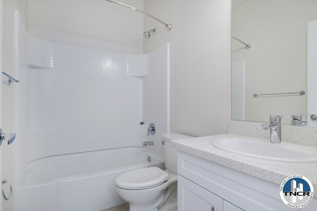 Building Photo - Luxury 4-Bedroom, 3.5-Bathroom Townhouse #28 in Santa Fe Springs