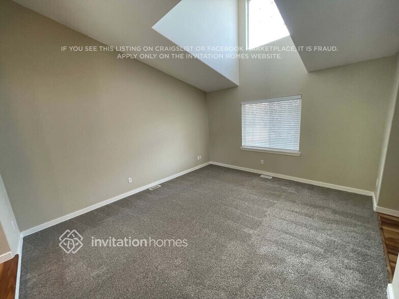 Building Photo - 19407 Valley View Dr