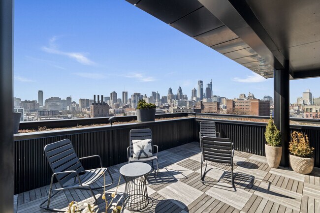 Building Photo - 501 N Perth St