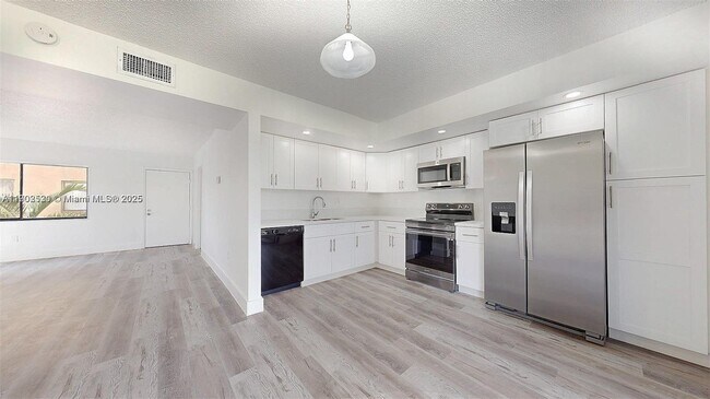 Primary Photo - 8420 SW 133rd Avenue Rd