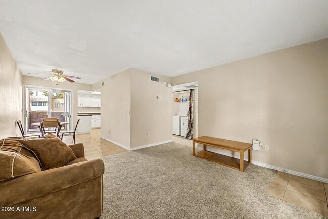 Building Photo - 461 W Holmes Ave