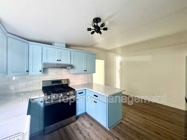 Building Photo - 1570 Locust St