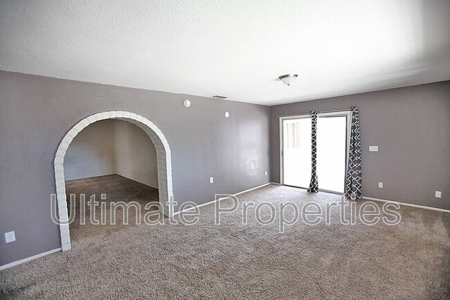 Building Photo - 4821 W Altadena Ave