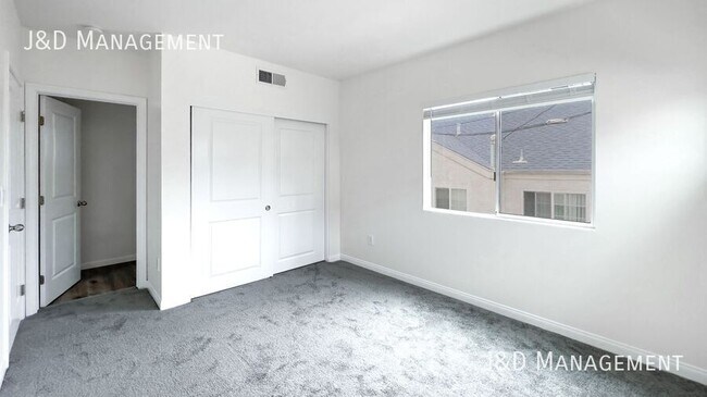 Building Photo - 1136 Fresno St