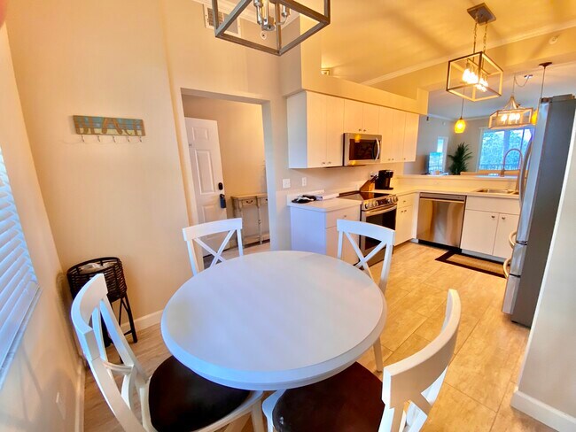Building Photo - 7515 Stoneybrook Dr