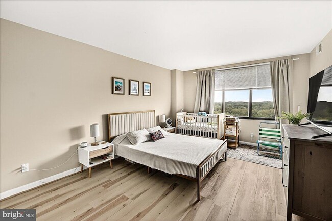 Building Photo - 5225 Pooks Hill Rd